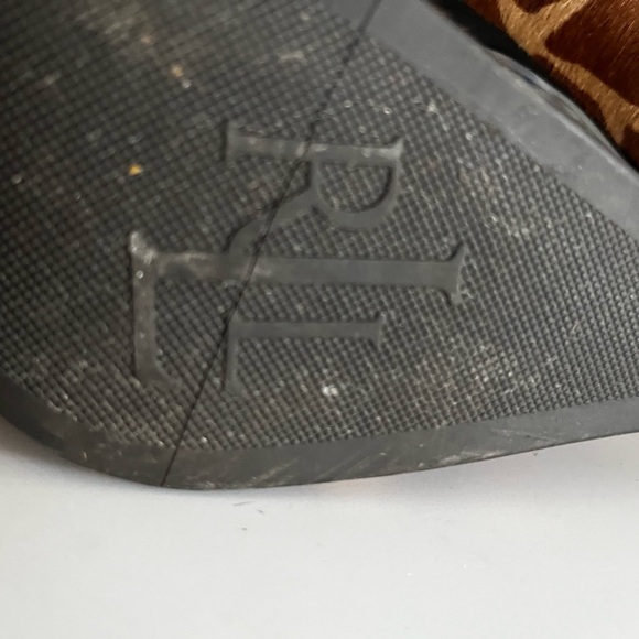 Ralph Lauren Brown Giraffe Print Heeled Boots - Picture 2 of 2